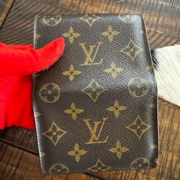 - Louis Vuitton Monogram Vertical Pass Card Case - Picture 7 of 16